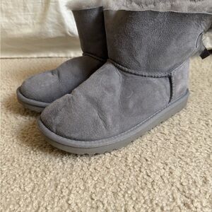 UGG Short Boot in Gray Shearling